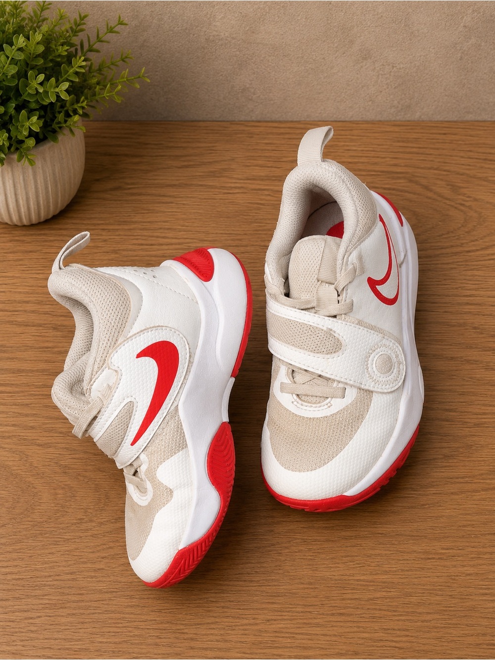 Nike Team Hustle Kids Basketball Shoes White Red Size 13C